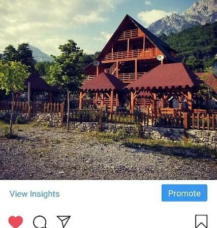 Guesthouse Villa Gurra Тет Екстериор снимка