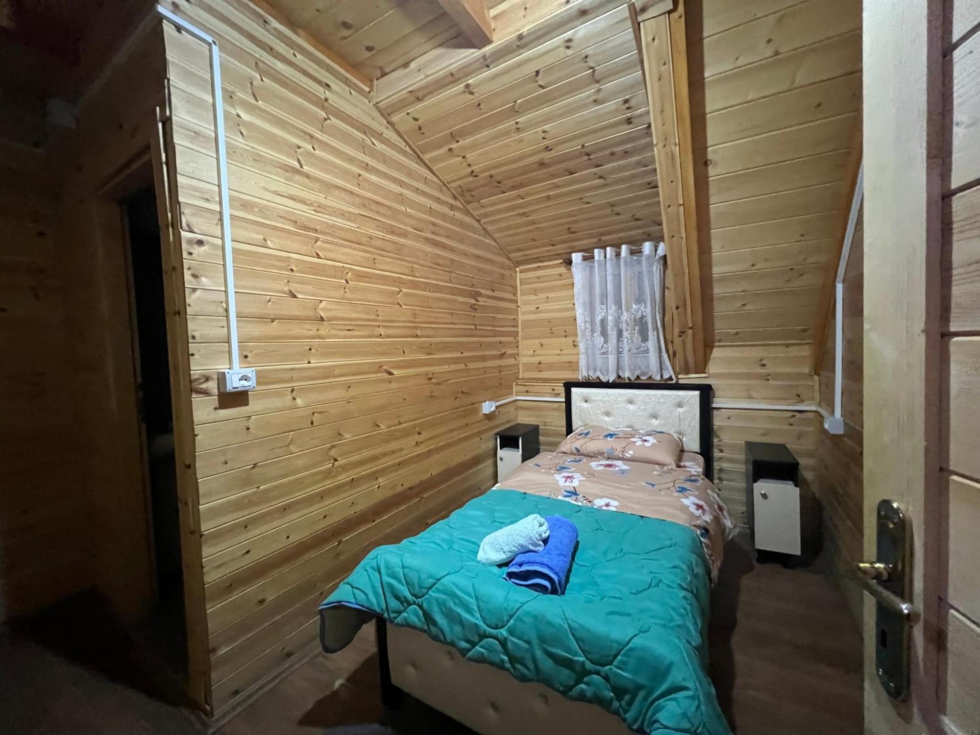 Guesthouse Villa Gurra Тет Екстериор снимка