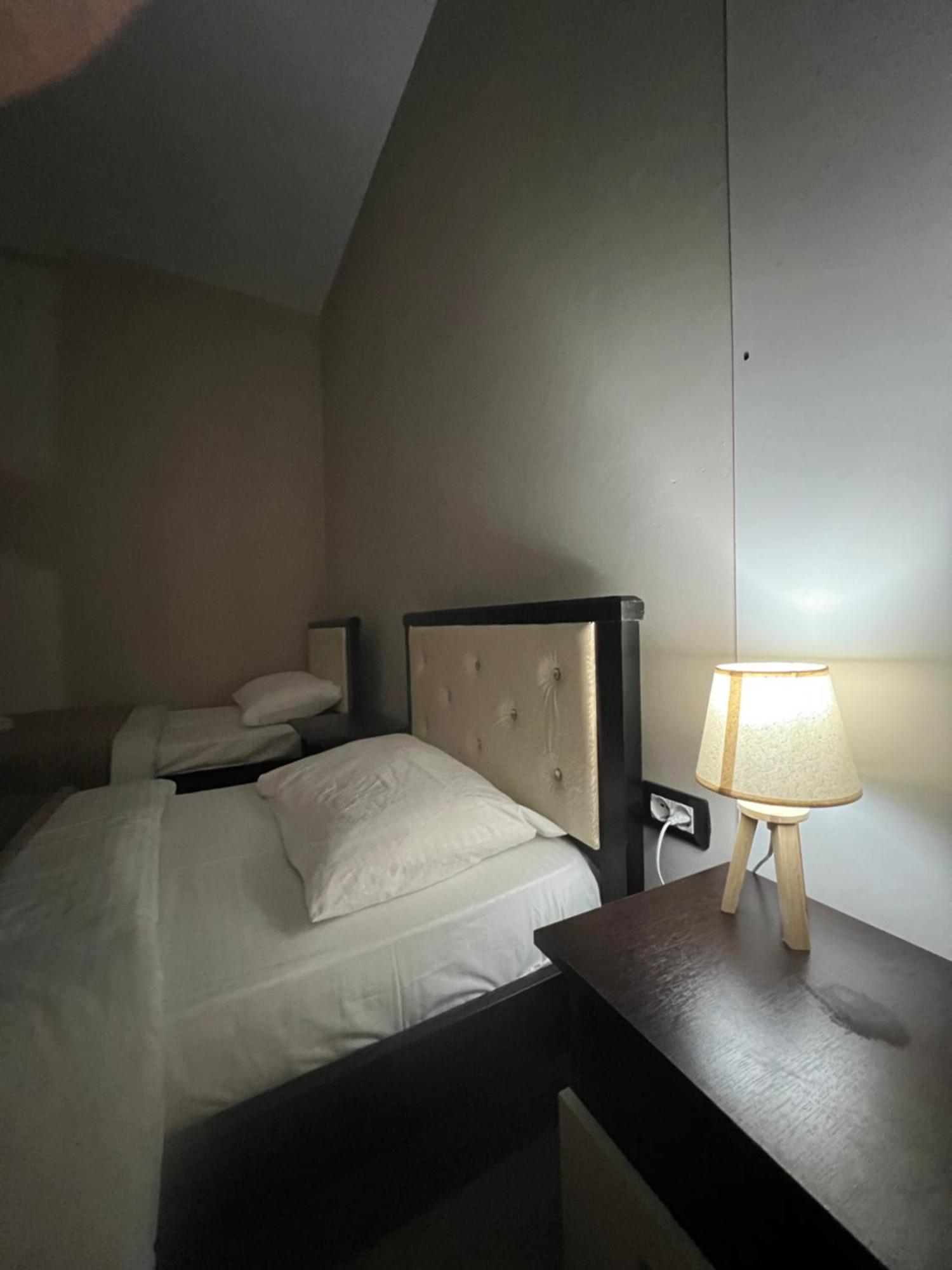 Guesthouse Villa Gurra Тет Екстериор снимка