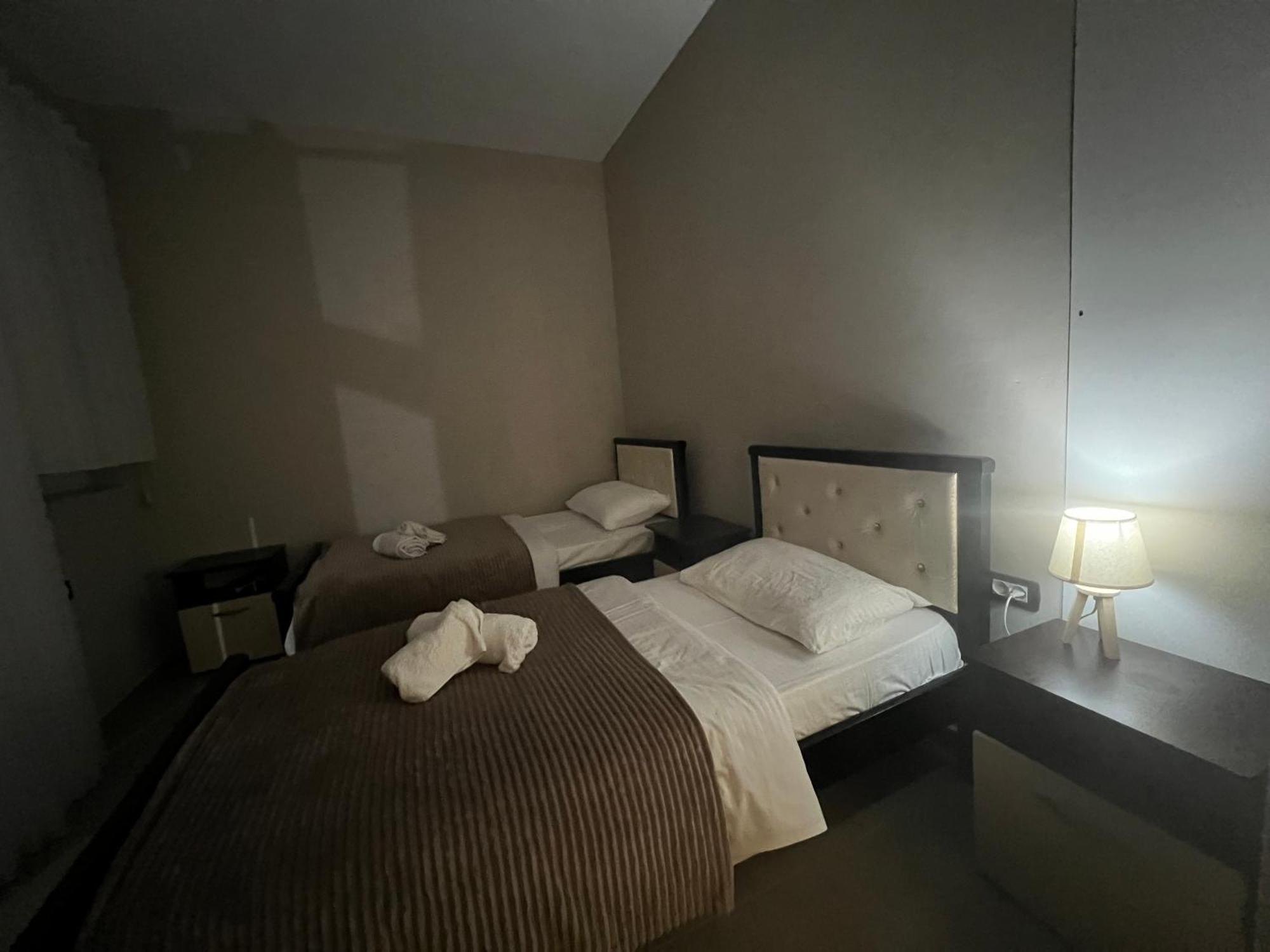 Guesthouse Villa Gurra Тет Екстериор снимка